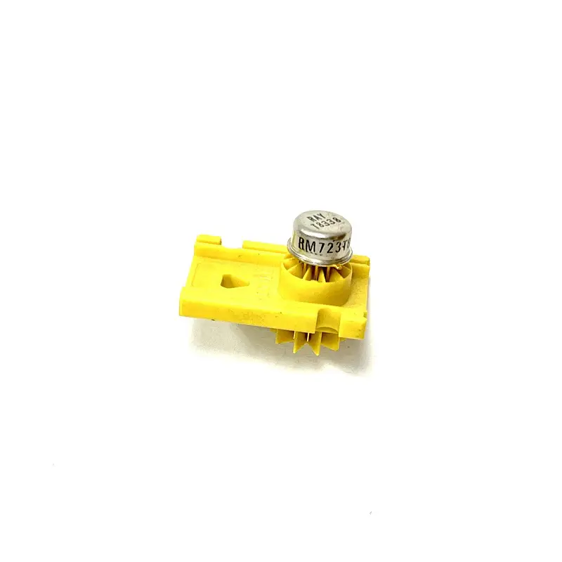 آی سی RM723T